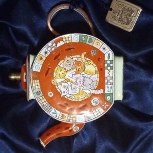 Charlotte di Vita -Trade Plus Aid- Collector Teapot- Big Cats,Little Cats #10